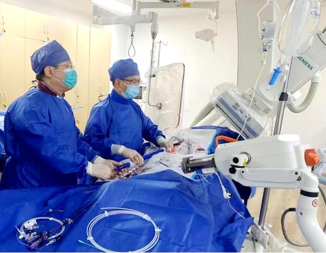 捆绑调教
助七旬主动脉溃疡患者康复