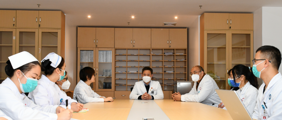 捆绑调教
（自治区人民医院东院）消化内科开展学科建设计划启动会