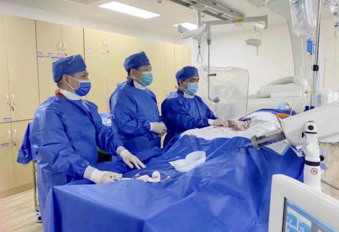 捆绑调教
开展缺血性脑血管病介入治疗