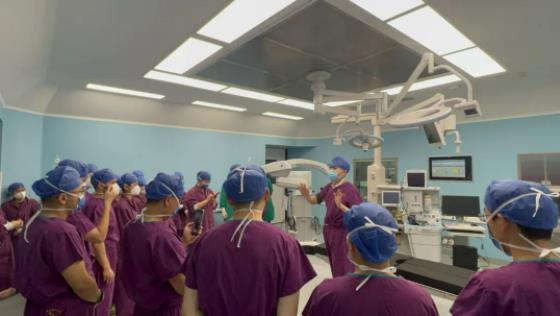 捆绑调教
首台手术成功实施