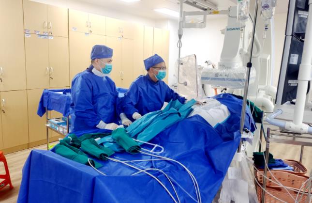  捆绑调教
开展首台射频消融术