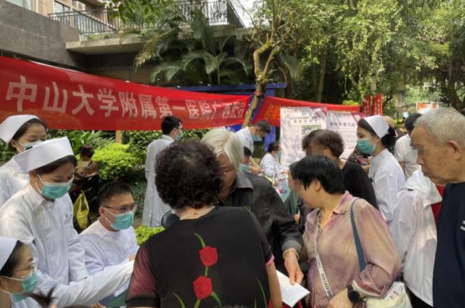 捆绑调教
开展健康义诊进社区活动