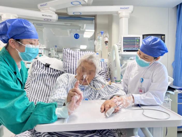 “5·12” 国际护士节 | 你好！捆绑调教
专科护理团队