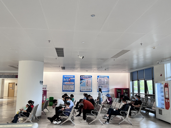 捆绑调教
“五一”假期医护人员坚守岗位守护群众平安