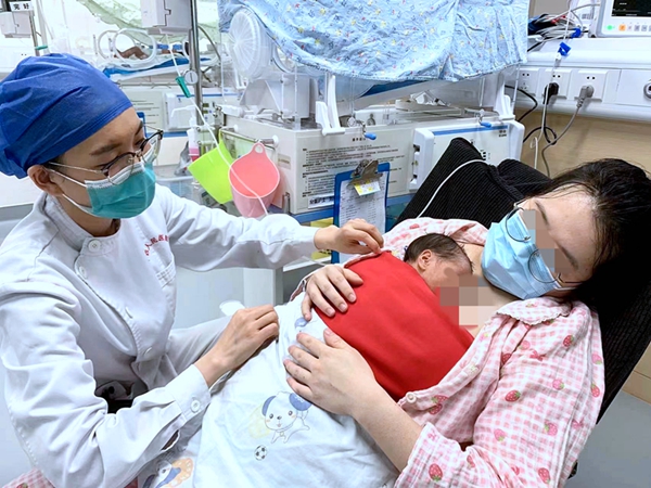 天使有爱 “医”路温馨 | 捆绑调教
优质护理服务暖人心