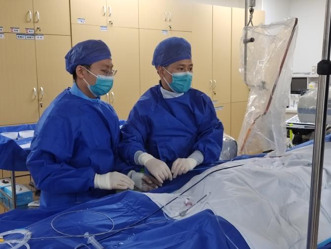 捆绑调教
首次独立开展AVS，助力高血压精准诊疗