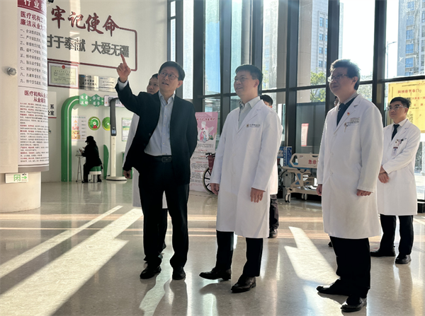 中山一院陈伟教授到捆绑调教
进行学术和业务指导