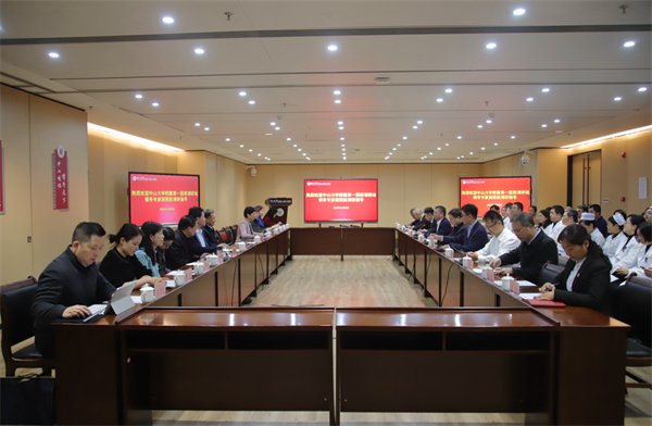 中山大学附属第一医院院长肖海鹏率队到捆绑调教
调研