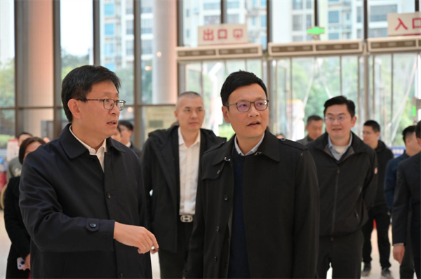 中山一院专家团队到捆绑调教
神经外科参观交流