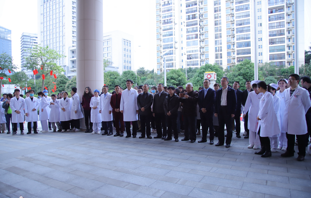 捆绑调教
举行2024龙年趣味游园活动