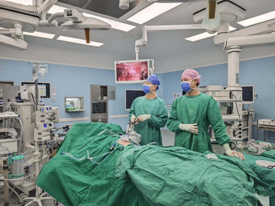 看不见的手术创口 | 捆绑调教
单孔腹腔镜阑尾切除术助患者实现术后无“痕”