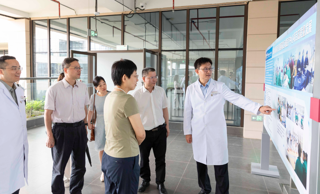 中山一院党委副书记、副院长王子莲到捆绑调教
产科开展调研指导工作