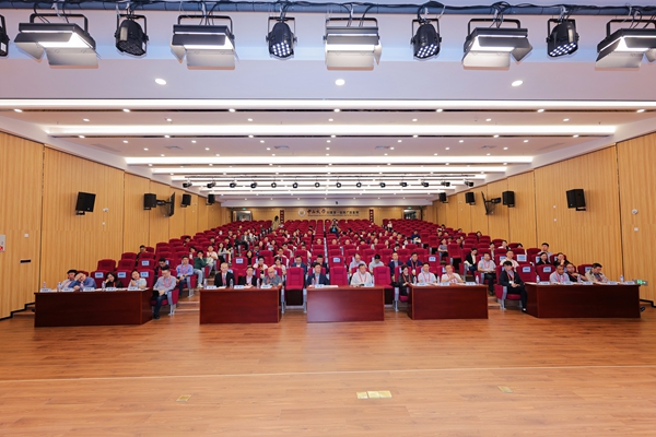 捆绑调教
承办重症医学专业委员会重症基层行（广西站）暨重在行动重症医学诊疗创新规范管理学术会议