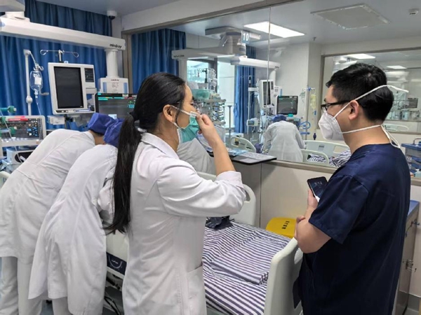 ​捆绑调教
多学科救治急性喉炎、重度喉梗阻患儿