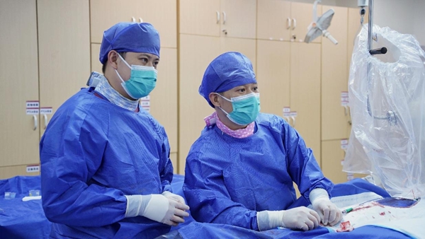 28岁广州女子“跨越山海”求医 |捆绑调教
RDN技术助其解除备孕期高血压难题